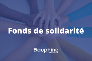 Mains jointes en signe de solidarité - Fonds de solidarité de la Fondation Dauphine
